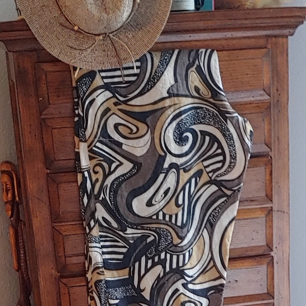 PALAZZO. A wide-leg palazzo silhouette.